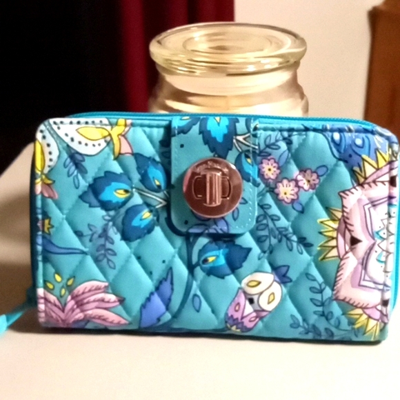 Vera Bradley Handbags - Vera Bradley Turnlock Wallet NWT RFID  Protection